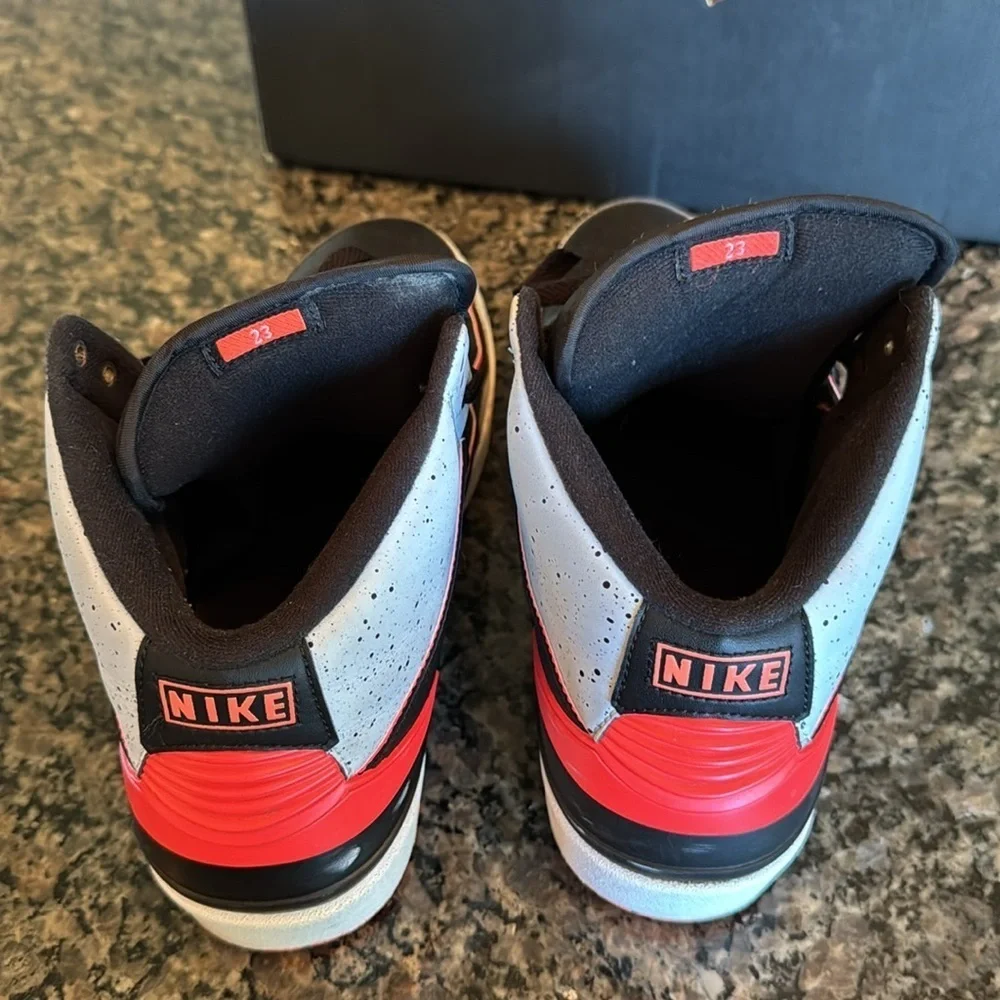 Nike Air Jordan 2 Retro Black and Red High-Top Sneakers EUC 10.5